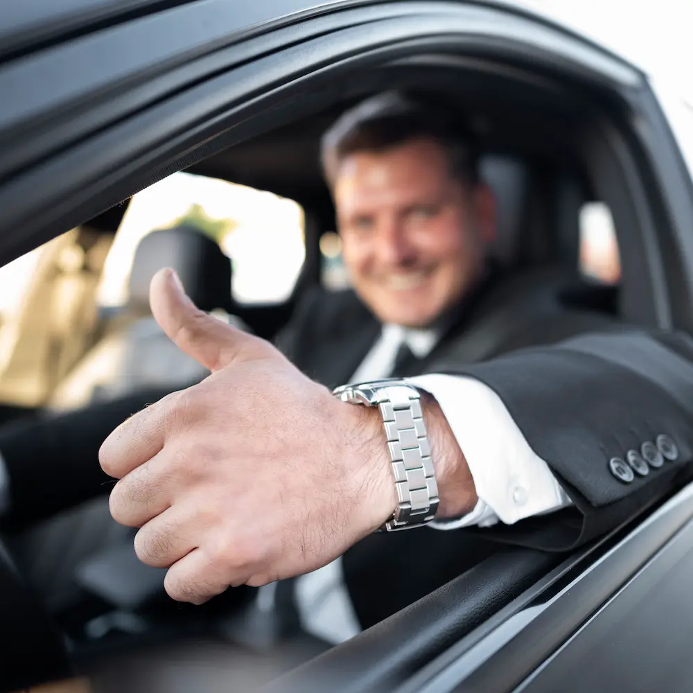 driver-dressed-elegant-costume